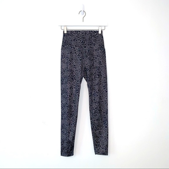 Beyond Yoga Cheetah Print Caught In The Midi High Waisted Legging Small - Picture 1 of 9